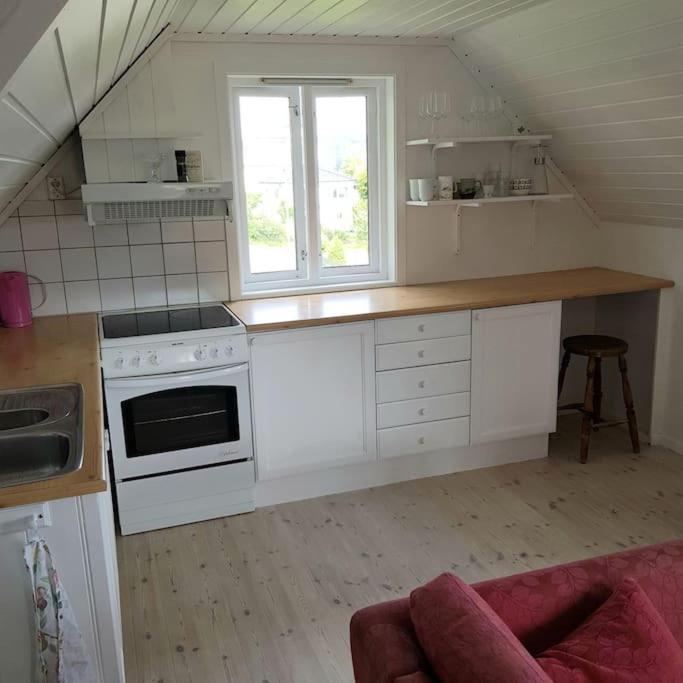Appartement Lys Og Lettstelt Leilighet Med Utsikt Over Byen à Sandefjord Extérieur photo